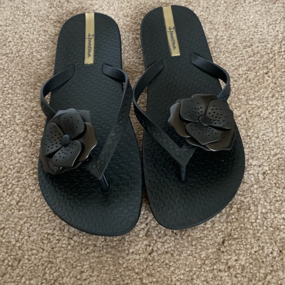 Ipanema Neo Petal Flip Flop EUC